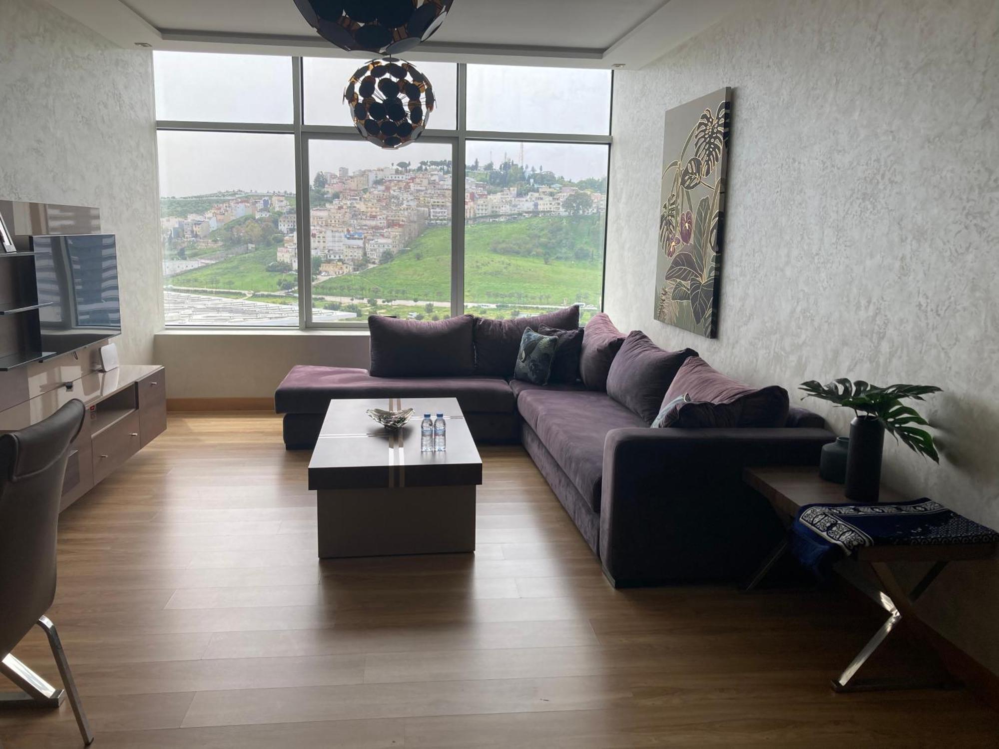 Hilton 9th N°8 Apartment